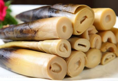 柠檬皮的食用方法(柠檬皮的食用方法)