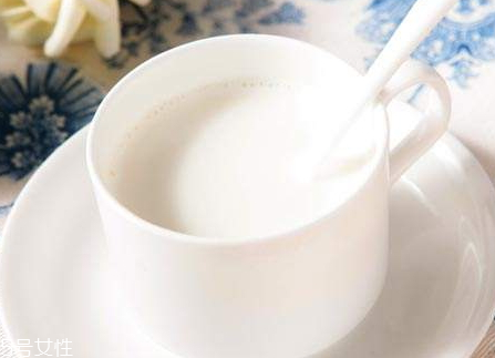 喝羊奶加蜂蜜的好处(喝羊奶加蜂蜜的好处)