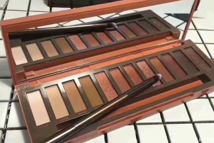 衰败城市眼影盘好用吗(衰败城市眼影怎么样)