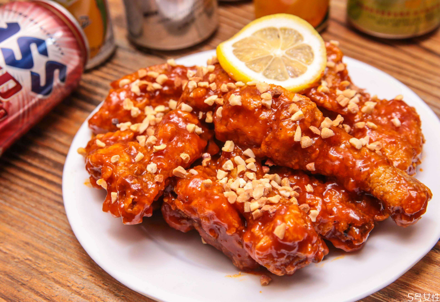 琥珀酱和甜辣酱可以经常吃吗(琥珀酱好吃还是甜辣酱好吃) 琥珀酱和甜辣酱可以经常吃吗(琥珀酱好吃还是甜辣酱好吃)