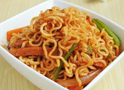 方便面的油脂量高吗(方便面油脂含量高吗)