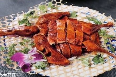 酱板鸭怎么做好吃(手撕酱板鸭) 酱板鸭怎么做好吃(手撕酱板鸭)