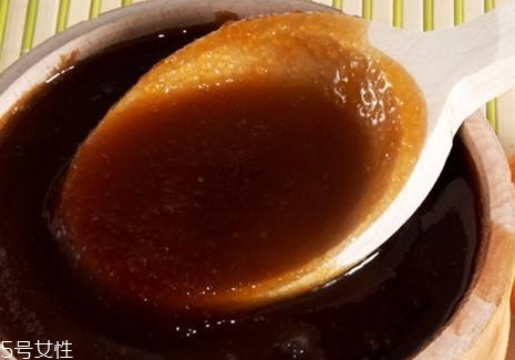 蜂蜜发酵怎么判断(蜂蜜发酵怎么判断)