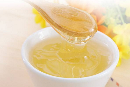 洋槐蜜为什么是琥珀色(洋槐蜜的颜色) 洋槐蜜为什么是琥珀色(洋槐蜜的颜色)