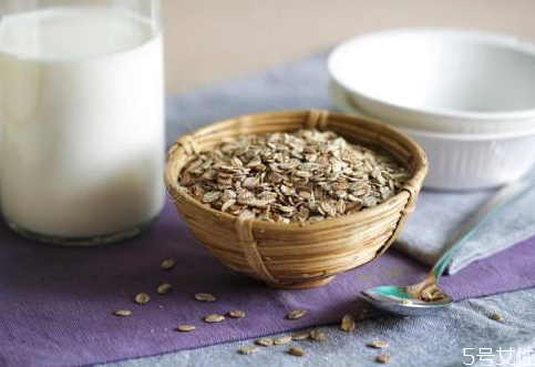 牛奶燕麦粥的功效和作用(牛奶燕麦粥的功效和作用禁忌) 牛奶燕麦粥的功效和作用(牛奶燕麦粥的功效和作用禁忌)