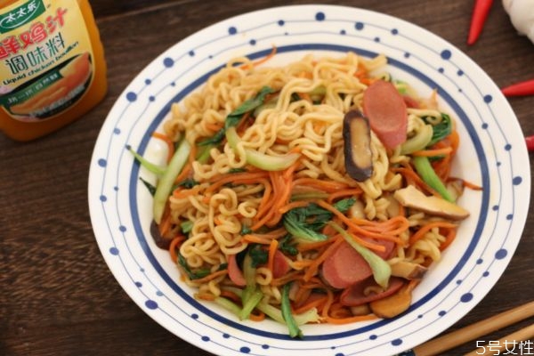 炒方便面可以放番茄酱吗(炒方便面可以放番茄酱吗) 炒方便面可以放番茄酱吗(炒方便面可以放番茄酱吗)