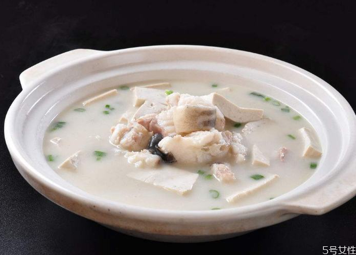 鱼汤苦了还能喝吗(鱼汤苦了还能喝吗)