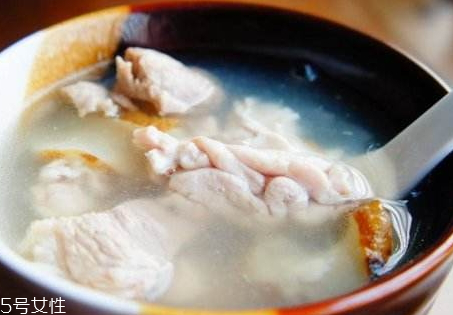 天麻炖猪脑的步骤(天麻炖猪脑的做法过程)