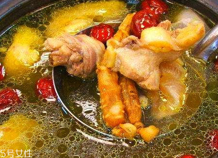 经期吃火锅会不会胖(月经期吃火锅会胖吗)