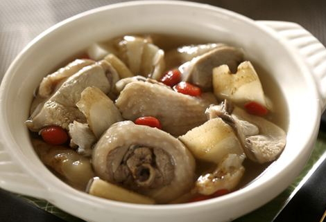 天麻炖鸡的做法(天麻炖鸡的做法和功效)