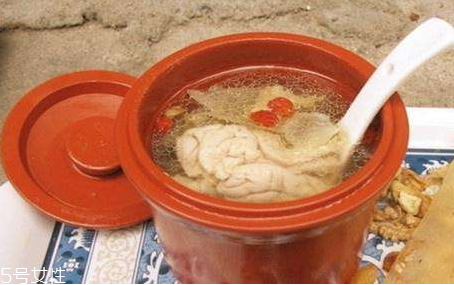 红参炖鸡的功效(红参炖鸡的功效和作用) 红参炖鸡的功效(红参炖鸡的功效和作用)