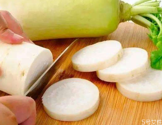白萝卜熬水喝止咳吗(白萝卜熬水喝止咳吗)