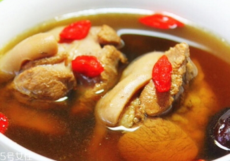 杜仲当归汤做法(杜仲当归鸡汤的做法)