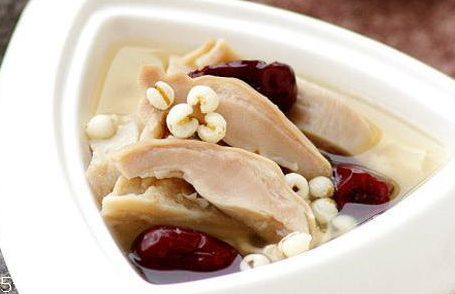 杜仲栗子鸡汤的做法(杜仲栗子鸡汤的功效) 杜仲栗子鸡汤的做法(杜仲栗子鸡汤的功效)