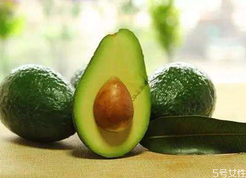 牛油果切开太生怎么办(牛油果切开太生怎么办)