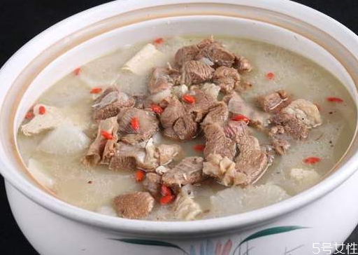 喝羊汤的最佳时间(喝羊汤的最佳时间)