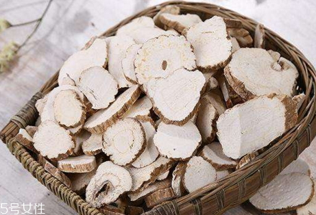 白芷治尿失禁偏方(女性尿失禁的治疗偏方白芷)