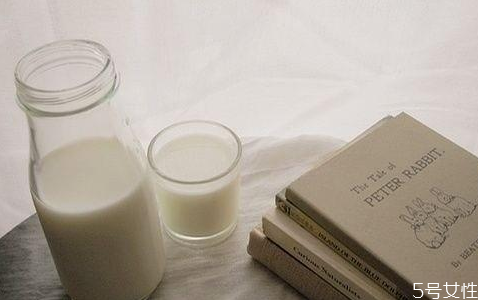 微波炉加热牛奶的正确方法(用微波炉加热牛奶的方法) 微波炉加热牛奶的正确方法(用微波炉加热牛奶的方法)