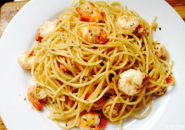 意面和米饭哪个热量高(意面和米饭哪个热量高赵志伟)