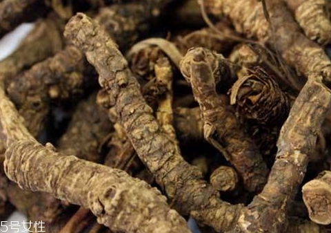 黄连水可以空腹喝吗(黄连水可以空腹喝吗)