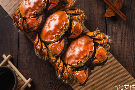 女性吃大闸蟹需要注意什么(女性吃大闸蟹注意事项)