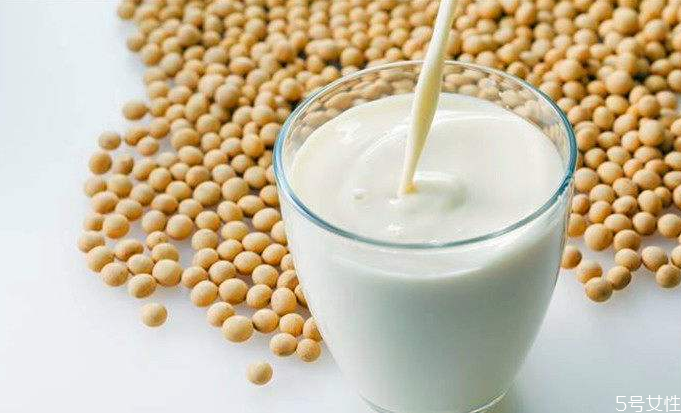 晚上睡前喝豆浆粉会发胖吗(每天晚上喝豆浆粉会胖吗)