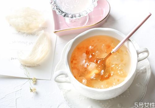 蜂蜜燕窝注意事项(燕窝的食用方法及注意事项) 蜂蜜燕窝注意事项(燕窝的食用方法及注意事项)