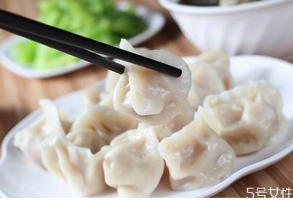 包好的饺子放冰箱冷藏还是冷冻(包好的饺子是放到冷冻还是冷藏里面) 包好的饺子放冰箱冷藏还是冷冻(包好的饺子是放到冷冻还是冷藏里面)