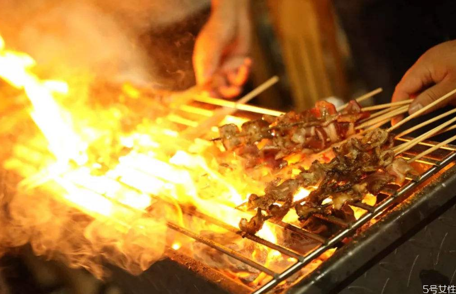 吃烧烤注意事项(吃烧烤注意事项)