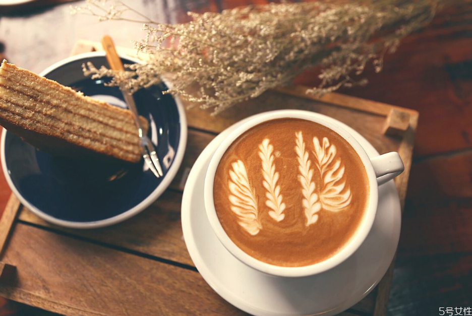 咖啡里面加什么奶比较好(咖啡里面加什么奶比较好)