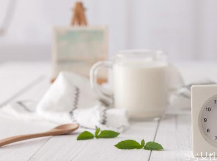 酸奶怎么吃减肥(怎样喝酸奶才能减肥) 酸奶怎么吃减肥(怎样喝酸奶才能减肥)