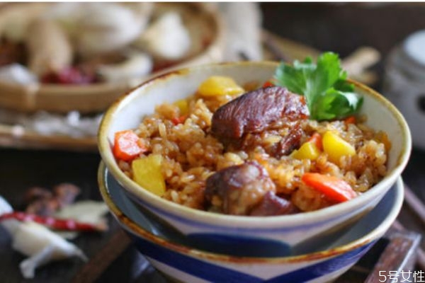 做排骨糯米饭的窍门(排骨糯米饭的做法窍门)