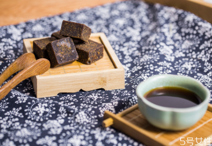 拉肚子能喝红糖水吗(宝宝拉肚子喝糖水有用吗)