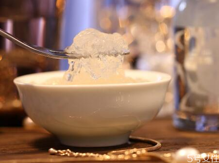 即食燕窝什么时候吃吸收最好(即食燕窝什么时间吃比较好)