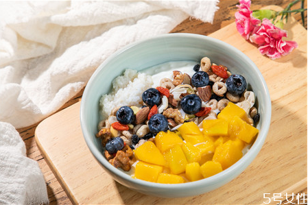 牛奶燕麦片的吃法(牛奶燕麦片的吃法)