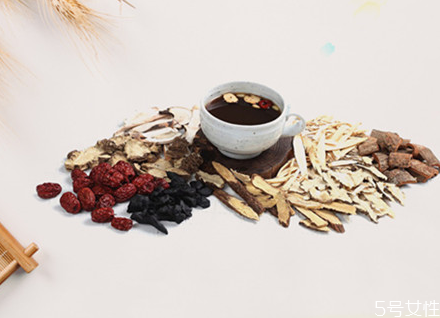 砂仁泡酒的功效(枸杞沙参泡酒的功效和作用) 砂仁泡酒的功效(枸杞沙参泡酒的功效和作用)