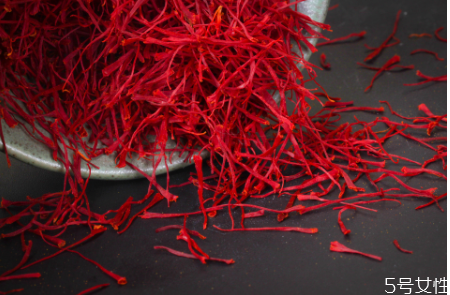 川红花和藏红花的区别(川红花和藏红花的区别在哪里) 川红花和藏红花的区别(川红花和藏红花的区别在哪里)