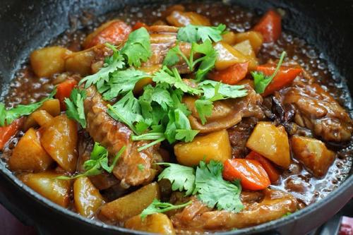 炖鸡翅要注意什么(炖鸡翅的方法和步骤)