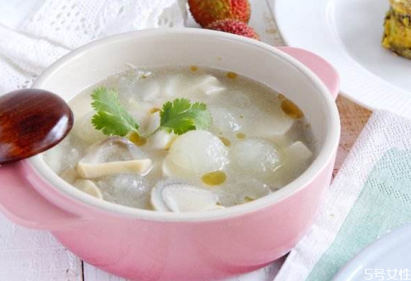 冬瓜豆腐汤是发物吗(冬瓜豆腐汤是发物吗)