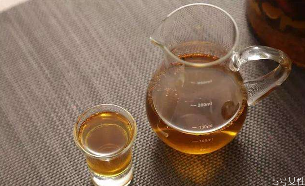 杨桃泡酒的功效(杨桃泡酒的功效和制作方法)