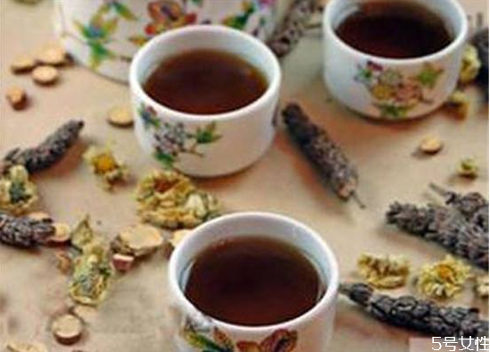 安耐晒金瓶白瓶的区别(安耐晒金瓶白瓶的区别)