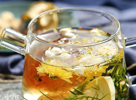 菊花甘草茶的功效(菊花甘草茶的功效和作用及禁忌)