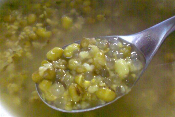 绿豆汤的做法(绿豆汤的做法和功效) 绿豆汤的做法(绿豆汤的做法和功效)