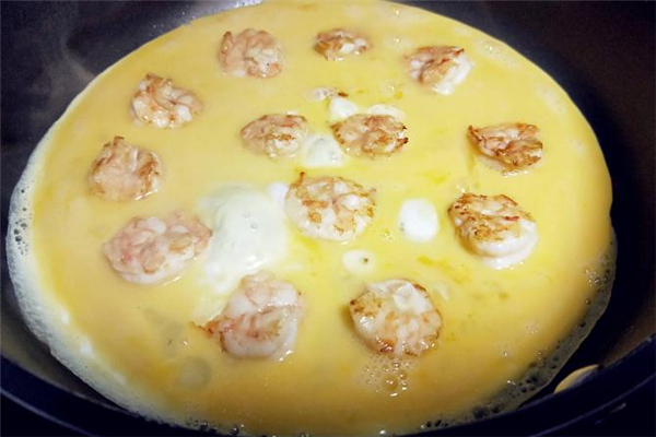 鸡蛋虾仁饼的营养价值(虾仁鸡蛋羹的营养价值)