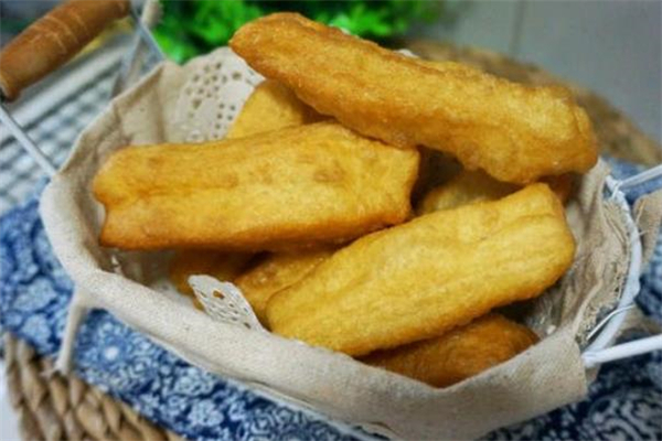 炸油条的配方(炸油条的配方都用什么料)