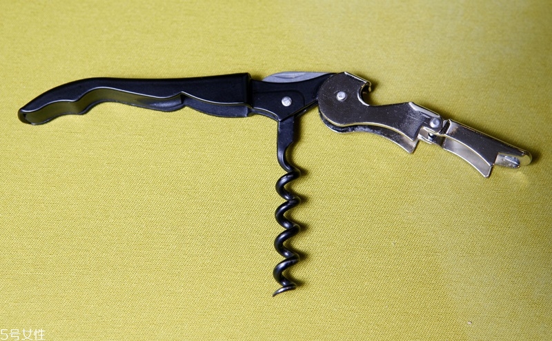 开瓶器1:侍者刀(开瓶器叫什么刀) 开瓶器1:侍者刀(开瓶器叫什么刀)