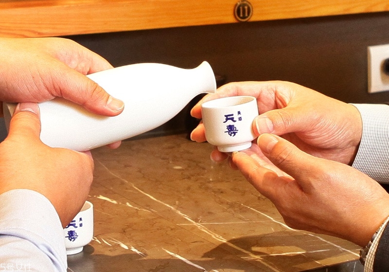 品清酒的4要领(关于清酒的知识) 品清酒的4要领(关于清酒的知识)