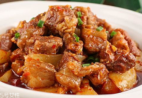 牛腩的营养价值(牛腩的营养价值及功效)