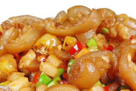 猪皮什么人不能吃(吃猪皮有什么营养价值)