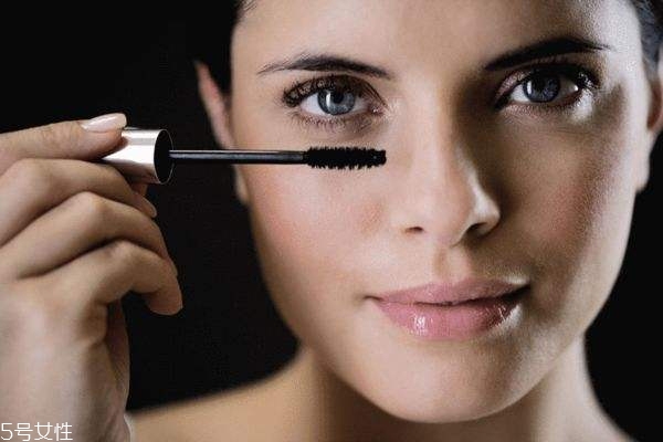 睫毛膏怎么卸妆(睫毛膏怎么卸妆干净) 睫毛膏怎么卸妆(睫毛膏怎么卸妆干净)